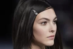 In Spring 2022, Hair Clips will Become A Romantic Accessory and A Must-Have