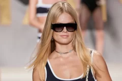 90s Blonde is The Classy Hair Color Trend for Spring 2022
