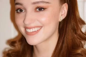 Trendy Hairstyle: This Braid is IN - Phoebe Dynevor is Already A Fan