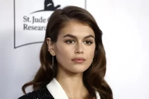 Hairstyle Trend 2023: Kaia Gerber Relies on Red Hair in Spring