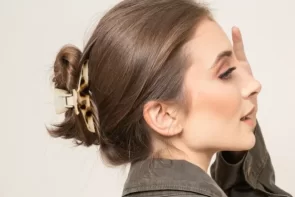 5 easy spring hairstyles with a hair clip