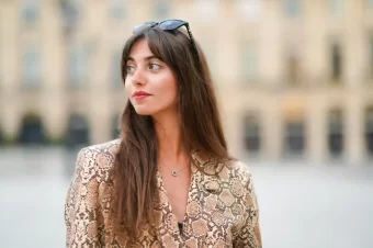 Fancy Bangs? Curtain Bangs - Who The Bangs Look Like, How To Style Them?