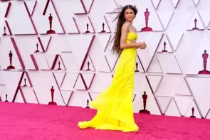 Zendaya Shows: This Is How Extra-long “Mermaid” Hair Becomes Oscar-worthy