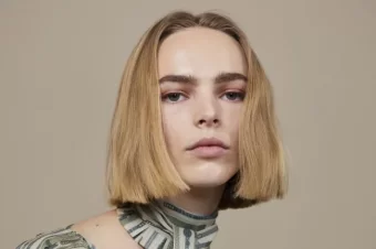 Middle Parting, Stays Chic and Trendy - Hairstyle Trend 2023