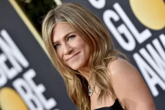 Everyone Loves the Jennifer Aniston Blonde Now! Hair Color Trend 2023