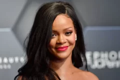 Suddenly Short Hair: Rihanna Wears A Pixie Again!