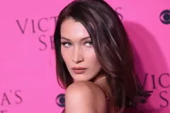 Bella Hadid: New Hairstyle! She Has Never Had Such Short Hair!