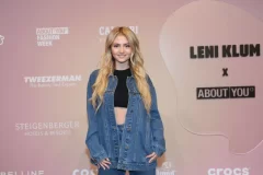 Leni Klum Shows How Easy It is to Style Beach Waves Now!