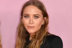 Simple braids as Mary-Kate Olsen are THE trend hairstyle for 2023
