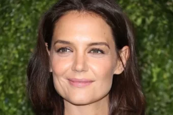 Katie Holmes shows the trend potential of natural hair colors with her gray strands
