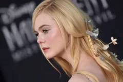 Honey Blonde: This is The Most Elegant Hair Color Trend 2023!
