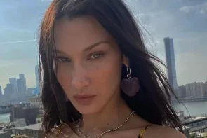 Bella Hadid Has A New Pony Hairstyle - Completely In The Parisian French Girl Style
