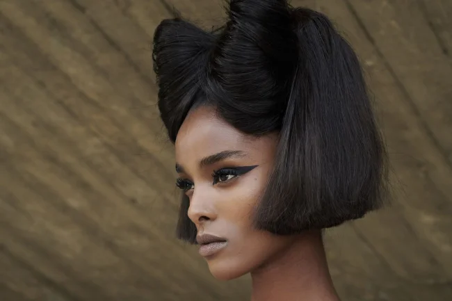 Makeup Trend: Black XXL Eyeliner In Autumn 2023