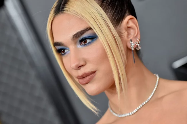 With Chunky Highlights, Dua Lipa makes Wide Block Strands The Hair Trend 2022