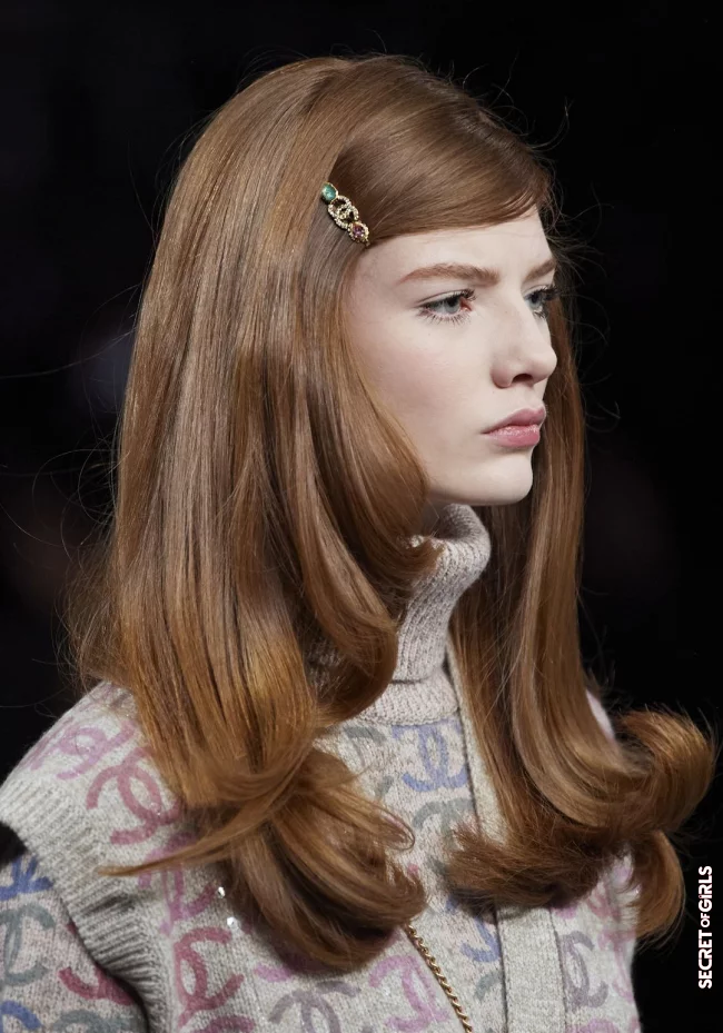 Hairstyle trend: According to Chanel, hair clips will officially be back as an accessory in spring 2022 | In Spring 2022, Hair Clips will Become A Romantic Accessory and A Must-Have