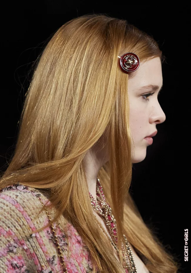 Hairstyle trend: According to Chanel, hair clips will officially be back as an accessory in spring 2022 | In Spring 2022, Hair Clips will Become A Romantic Accessory and A Must-Have