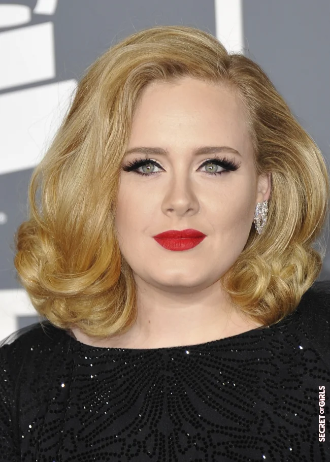 Cat eyes are Adele's signature look | Adele: 10 Pictures That Prove She Is The Queen Of The Cat Eyes