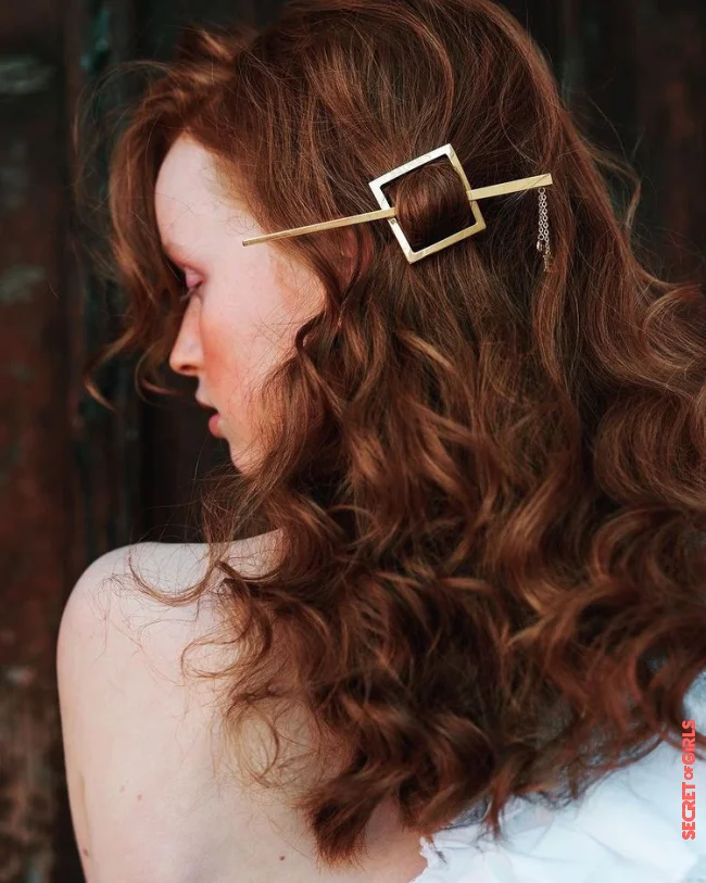 6. Magical minimalism | Hair Clips Will Embellish The Hairstyle Trends Of 2022 - Clip And Clear