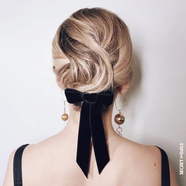 3. Sweet bows | Hair Clips Will Embellish The Hairstyle Trends Of 2022 - Clip And Clear