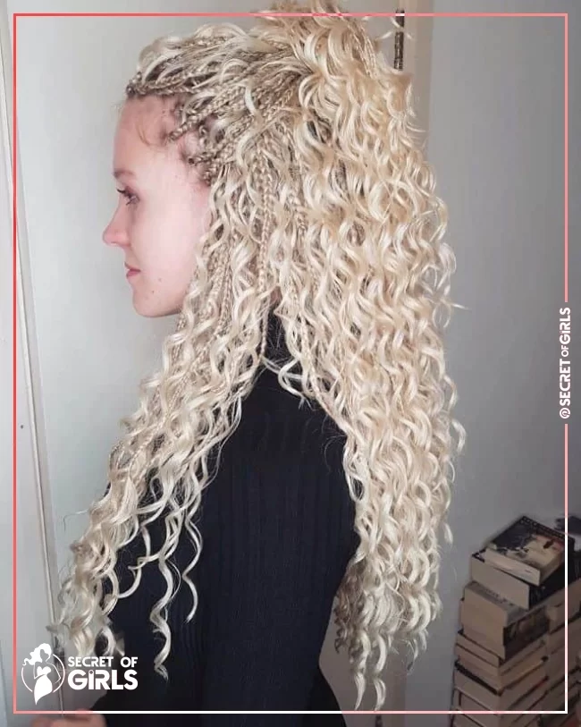 17. Blonde Curly Crochet Hair | 35 Most Flattering Curly Blonde Hairstyles