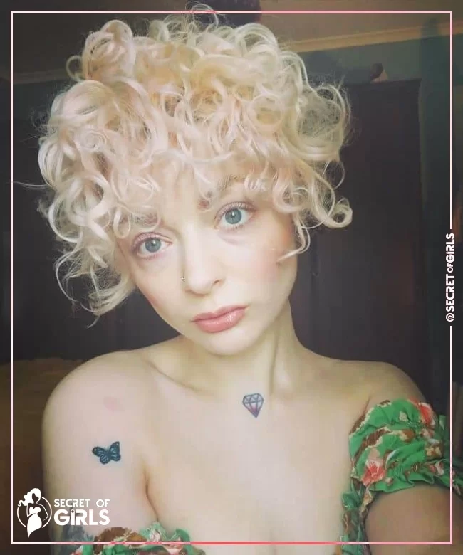 20. Blonde Curly Pixie | 35 Most Flattering Curly Blonde Hairstyles