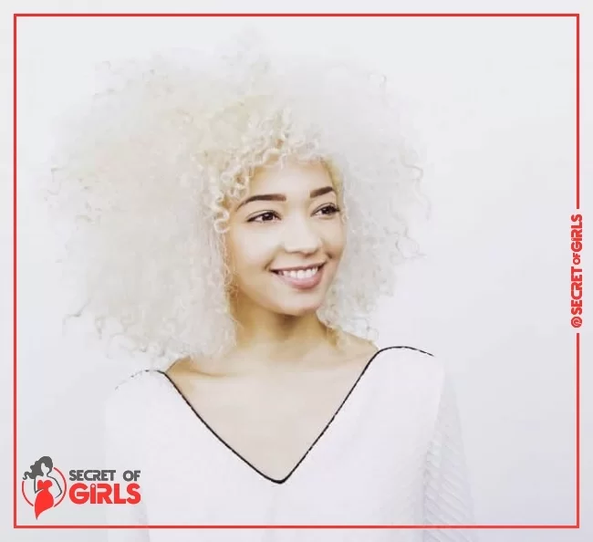 1. Platinum Blonde Curly Hair | 35 Most Flattering Curly Blonde Hairstyles