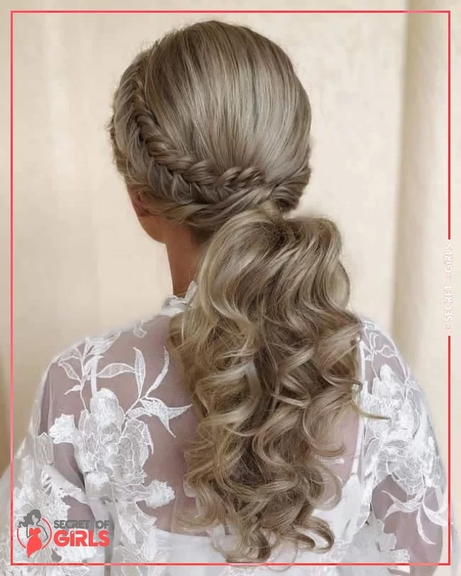 9. Dirty Blonde Curly Hair | 35 Most Flattering Curly Blonde Hairstyles