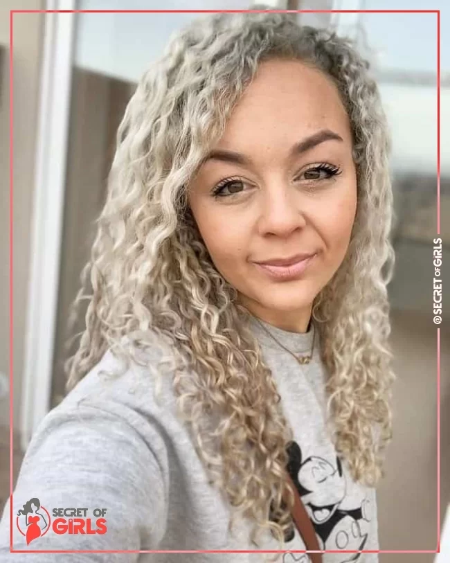 8. Ash Blonde Curly Hair | 35 Most Flattering Curly Blonde Hairstyles