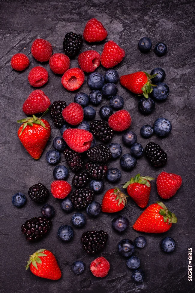 7. Anti-Aging Foods: Berries - antioxidant suppliers | 10 Anti-Aging Foods: How Eating Properly Keeps Skin Young?