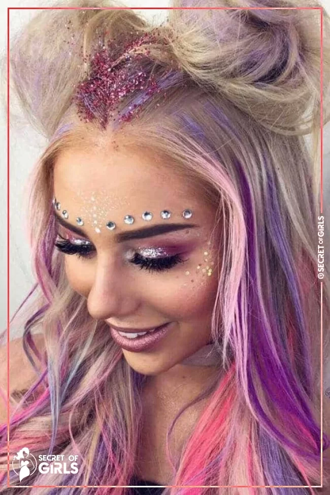 Pink/purple Palette With Glitter And Gems | 25 Ways to be the Queen of Unicorn Makeup