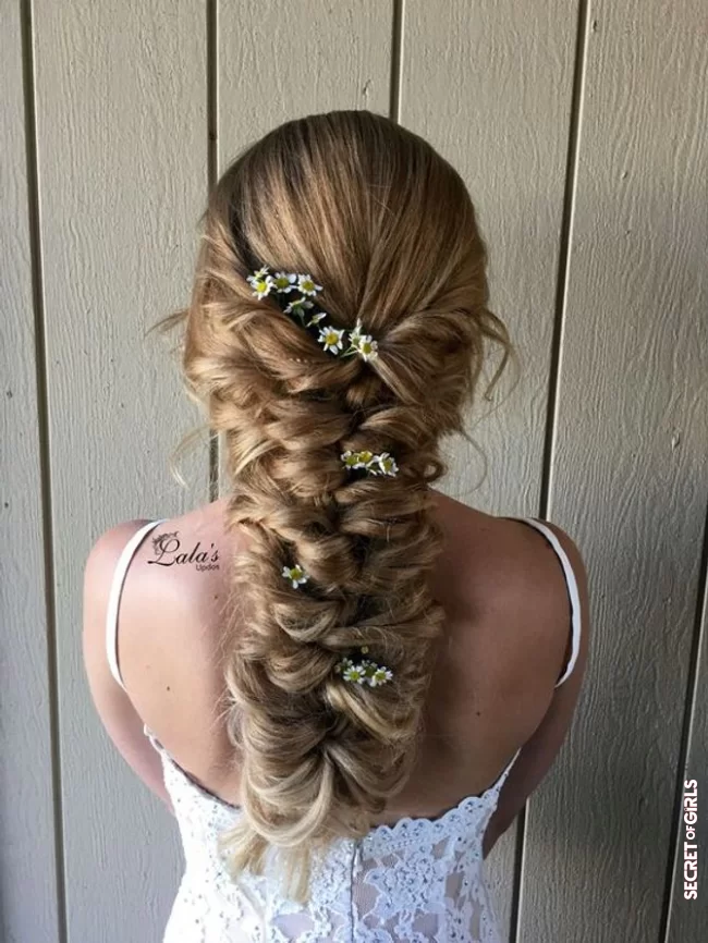 15 awesome ways to wear the flower braid | Flower Braid: Perfect Flowery Braid For Spring!