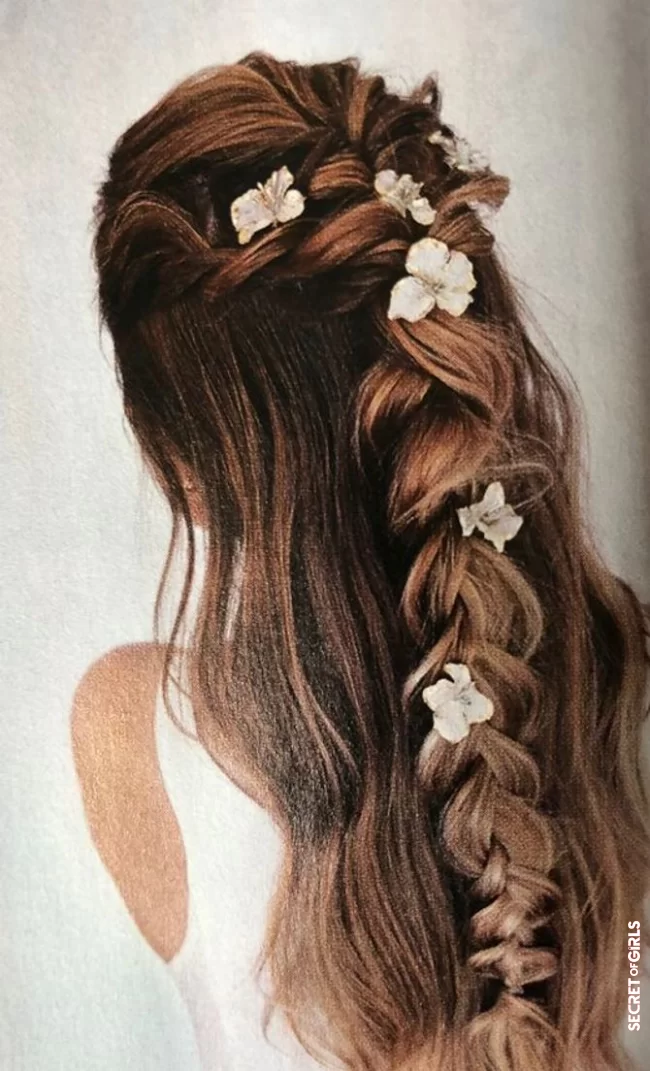 15 awesome ways to wear the flower braid | Flower Braid: Perfect Flowery Braid For Spring!