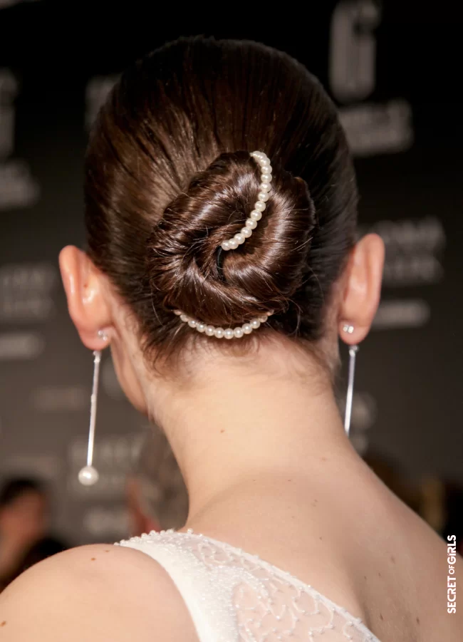 2. Popular hairstyle among wedding guests: Bun | Most beautiful hairstyles for wedding guests: Trends and instructions
