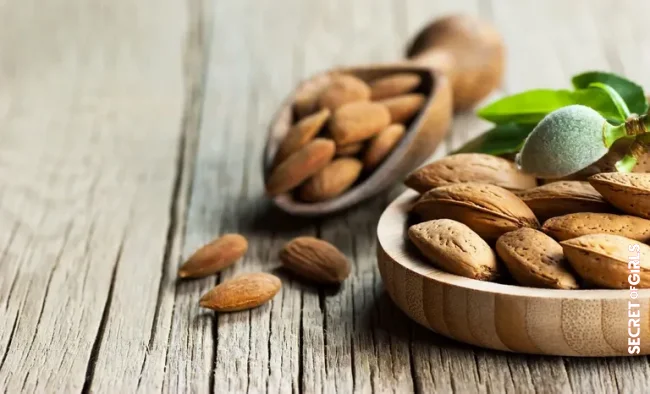Thick hair after 40: include almonds | Thick Hair Over 40: These Simple Tips To Avoid Hair Loss