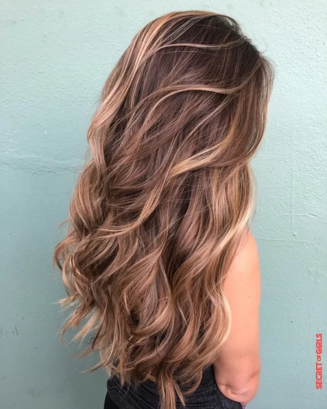 Waterfall highlights in a long hairstyle | 25 Trendy and Stunning Long Hairstyles 2021