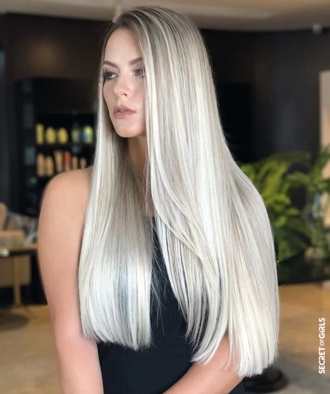 Simple straight blonde hairstyle | 25 Trendy and Stunning Long Hairstyles 2021