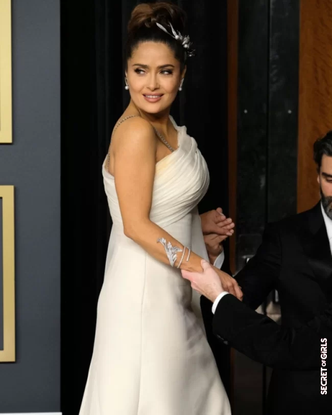 Salma Hayek's Greek Goddess Bun at the 2020 Oscars | Oscars 2023: 30 Celebrity Hairstyles That Have Already Marked The Ceremony