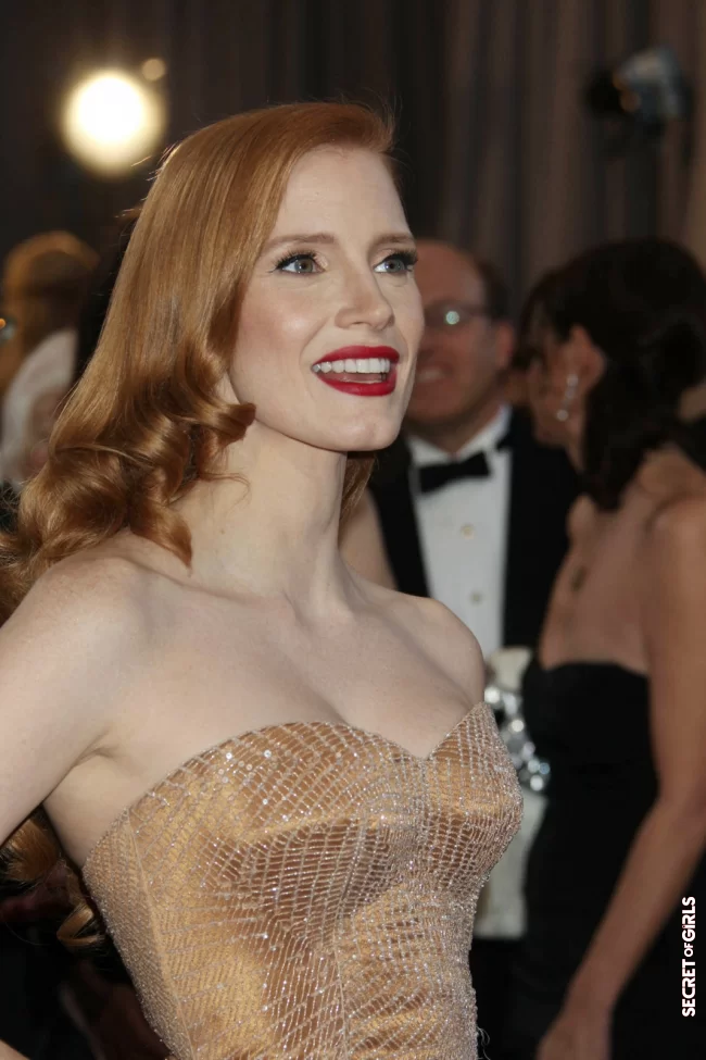Jessica Chastain's glossy Venetian blonde curls at the 2013 Oscars | Oscars 2021: 30 Celebrity Hairstyles That Have Already Marked The Ceremony