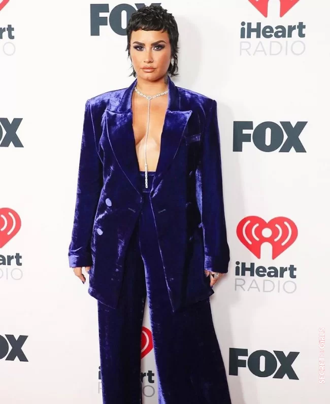 Demi Lovato proves that the mullet hairstyle trend is not assigned to a specific gender | Mullet Comeback: Is This Really A Hairstyle Trend In Summer?!