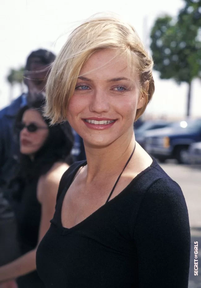 90s Cropped Bob Is Arguably The Coolest Hairstyle Trend For Summer