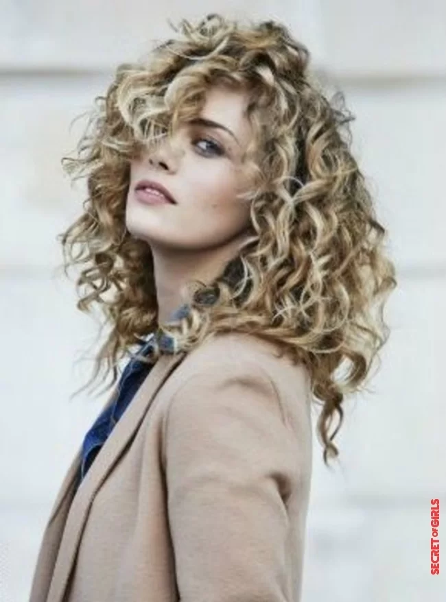 Crazy half-length | Curly Hairstyles Trends 2023