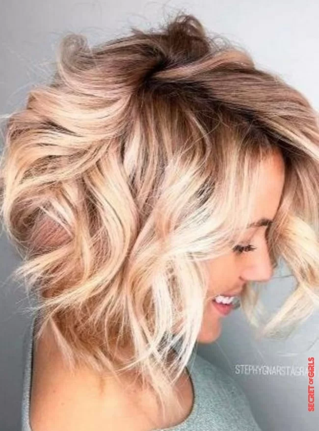 Square plunging | Curly Hairstyles Trends 2023