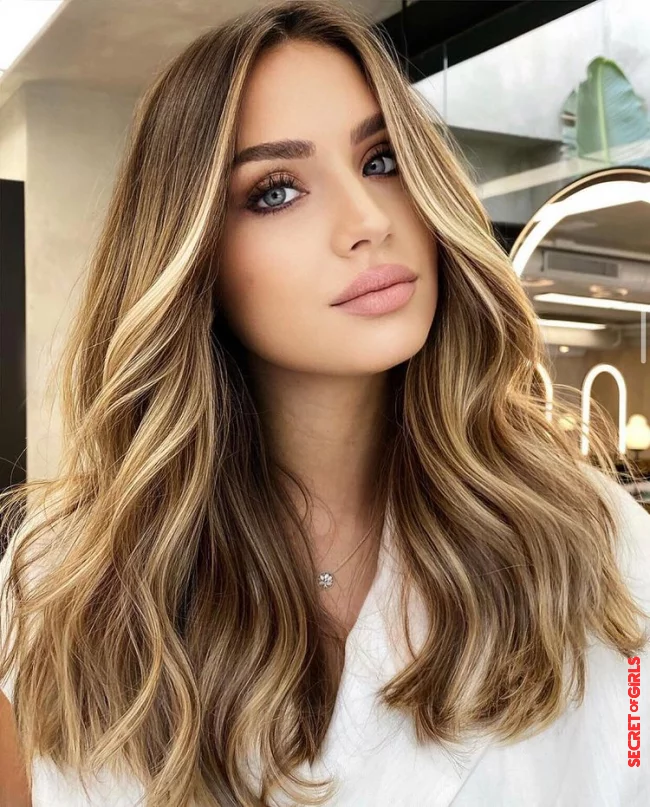 Color sweep: Visit the hairdresser or color yourself? | Forget Balayage: Why Everyone Wants The Color Sweep Hairstyle Now?
