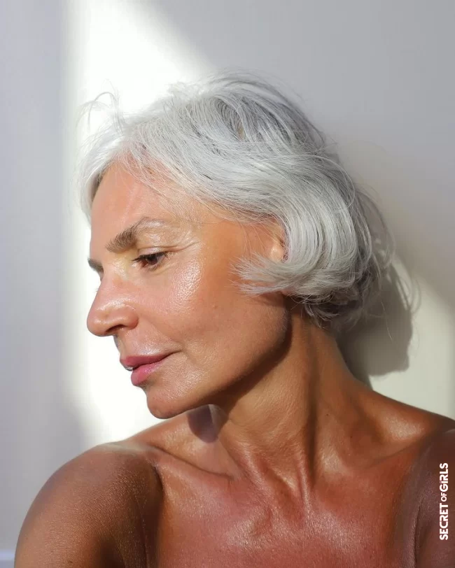 3. Hairstyle trend for summer 2021: Gray hair | Fast And Easy: These 4 Hairstyle Trends For Summer 2021 Are Super Easy To Care For