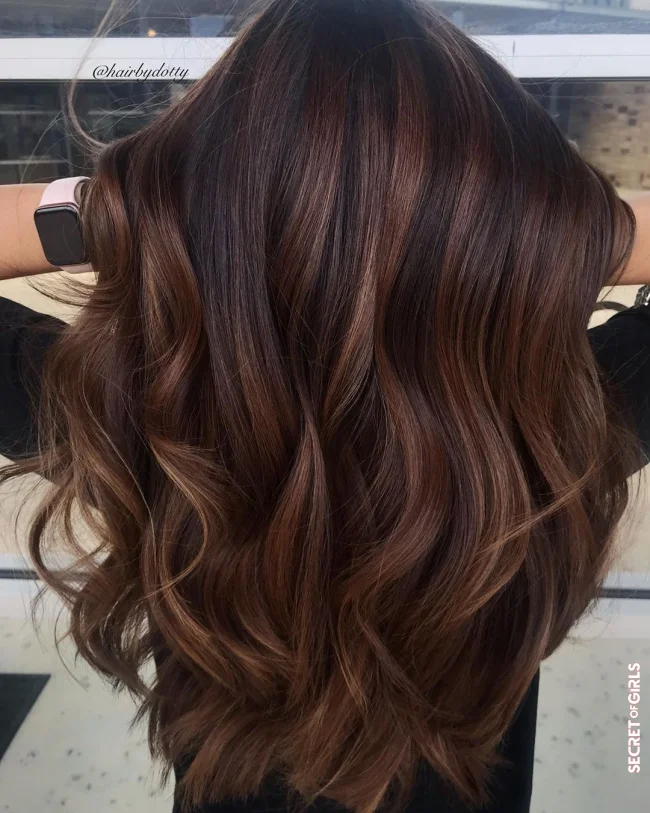 Dark espresso hair coloring will be all the rage this fall and winter | Dark Espresso Hair Color: Here's How To Go For The Brown Hair Color That Will Look Great This Season