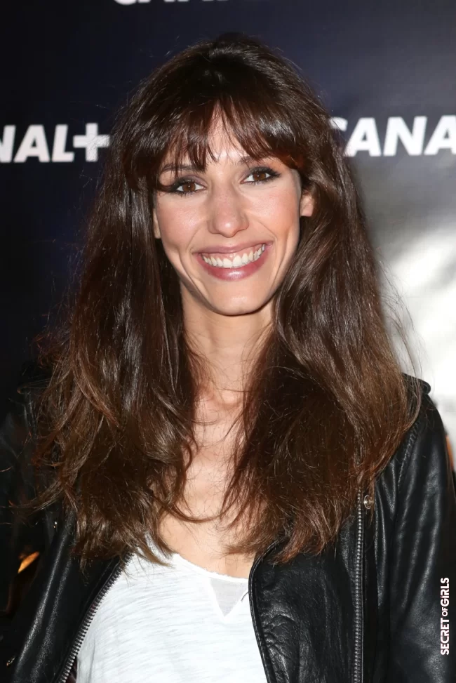 Dora Tillier in 2012: Curtain bangs, long and smooth | Dora Tillier's Hairstyles With Bangs