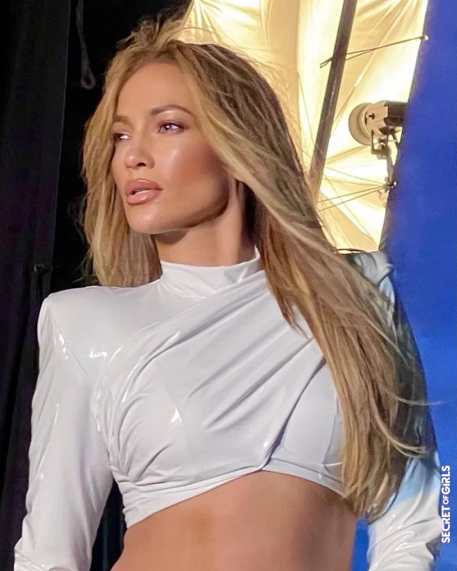 Honey blonde &agrave; la Jennifer Lopez - this is how she wears the trend hair color in spring 2021 | Jennifer Lopez makes the hair color honey blonde a hairstyle trend