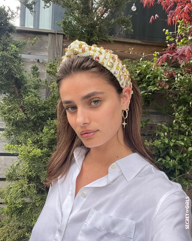 2. Classy headbands like Taylor Hill | Hair Trends in Summer 2022: Stars Rely on These Accessories