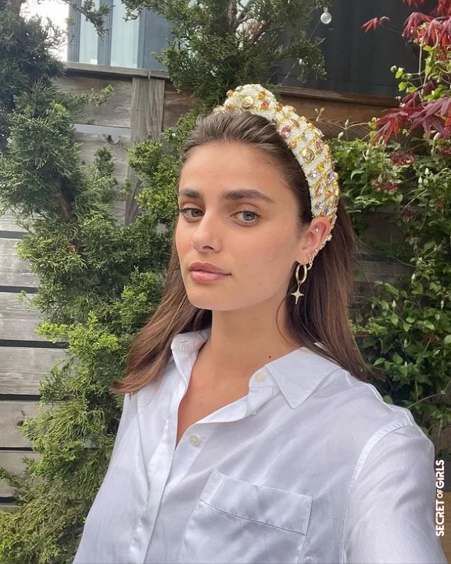 2. Classy headbands like Taylor Hill | Hair Trends in Summer 2023: Stars Rely on These Accessories