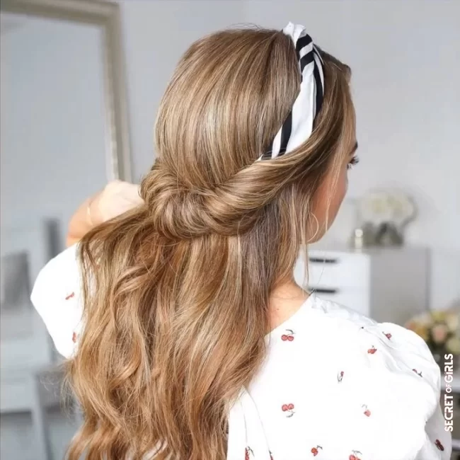 Instructions: Screw in the hairband | Hairstyles with a headband: More than 15 pretty ideas